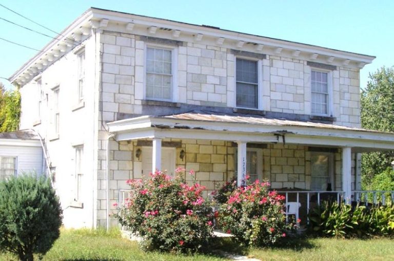 tombstone-house